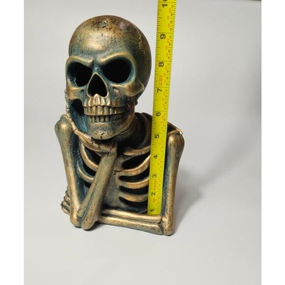 LED Multi Color Skeleton Thinking Listening Pose - Picture 8 of 11